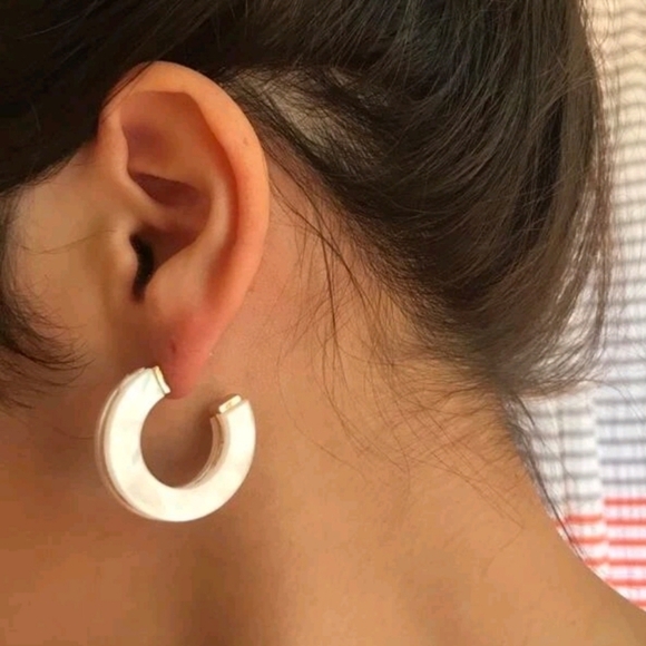 💖 2/$30 White Gold marble Minimalist Boho Chunky Hoop Clean girl earrings New - Picture 10 of 12